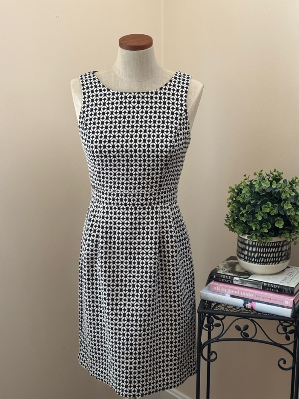 White House Black Market Black and White Geometric Sleeveless Dress